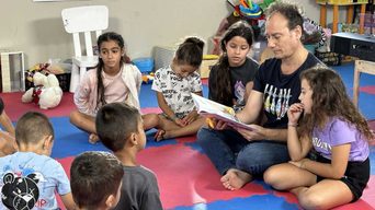 שעת סיפור בניק ג'וניור